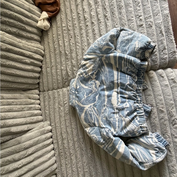 Blue and White Swirl Patterned Jacket - Picture 3 of 3